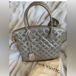 AUTHENTIC LOUIS VUITTON LIMITED EDITION GRIS MONOGRAM FASCINATION BAG!LIKE NEW!